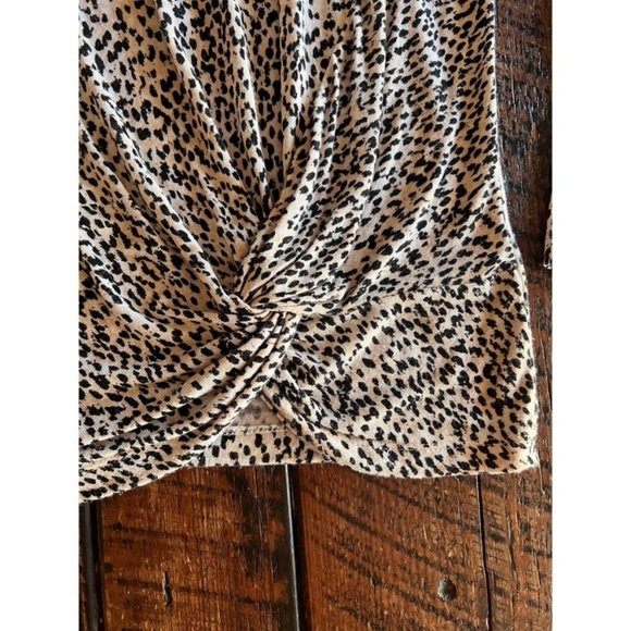 Jasmine and Juliana long sleeved Shirt/top/blouse with knot at the hip - Picture 6 of 7